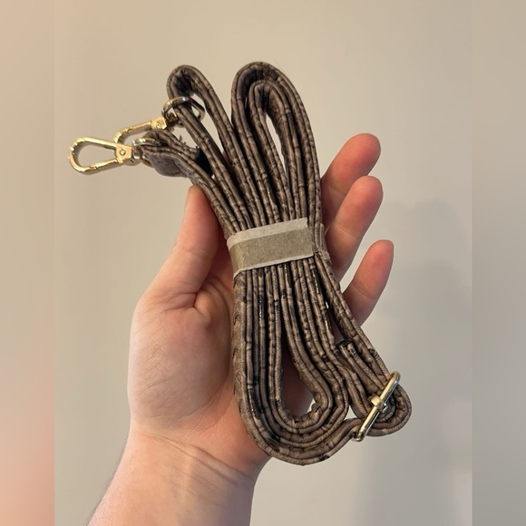 Taupe Ostrich Look Satchel Handbag and Wristlet - Picture 5 of 8